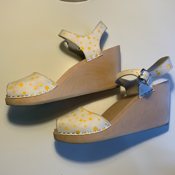Maguba wedges cream with yellow polka dots - Picture 2 of 6